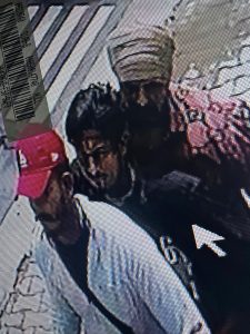 ਪੁਲੀਸ ਵੱਲੋਂ ਜਾਰੀ ਕੀਤੀ ਗਈ ਤਿੰਨ ਸ਼ੱਕੀ ਮੁਲਜ਼ਮਾਂ ਦੀ ਤਸਵੀਰ।