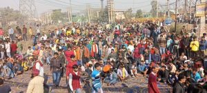 ਡਾਇੰਗ ਯੂਨਿਟਾਂ ਵਾਲਿਆਂ ਵੱਲੋਂ ਲਾਇਆ ਗਿਆ ਧਰਨਾ।