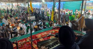 ਢਾਬੀ ਗੁਜਰਾਂ ਬਾਰਡਰ ’ਤੇ ਕਿਸਾਨ ਮਹਾਂਪੰਚਾਇਤ ਵਿਚ ਸ਼ਾਮਲ ਵੱਡੀ ਗਿਣਤੀ ਕਿਸਾਨ।